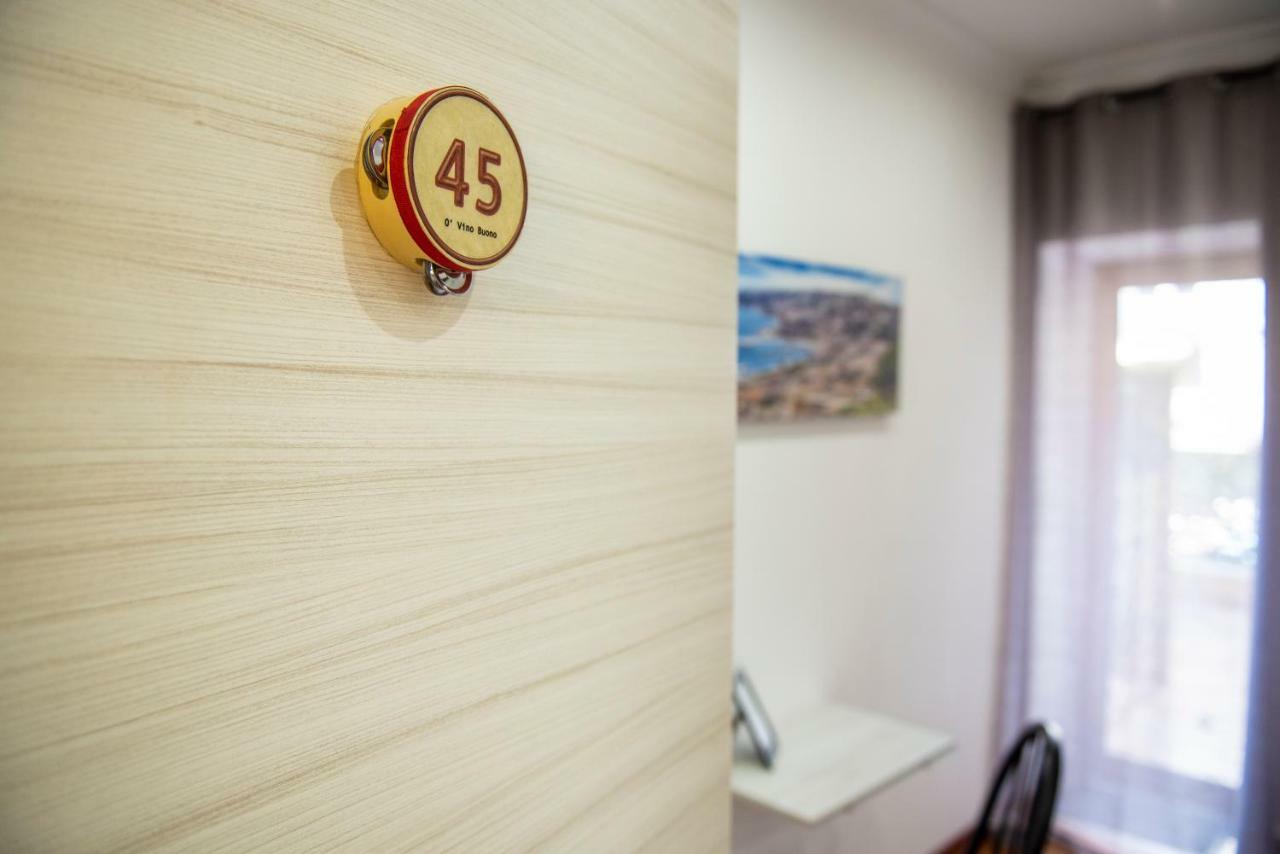 Petrucci B&B Napoli Ngoại thất bức ảnh