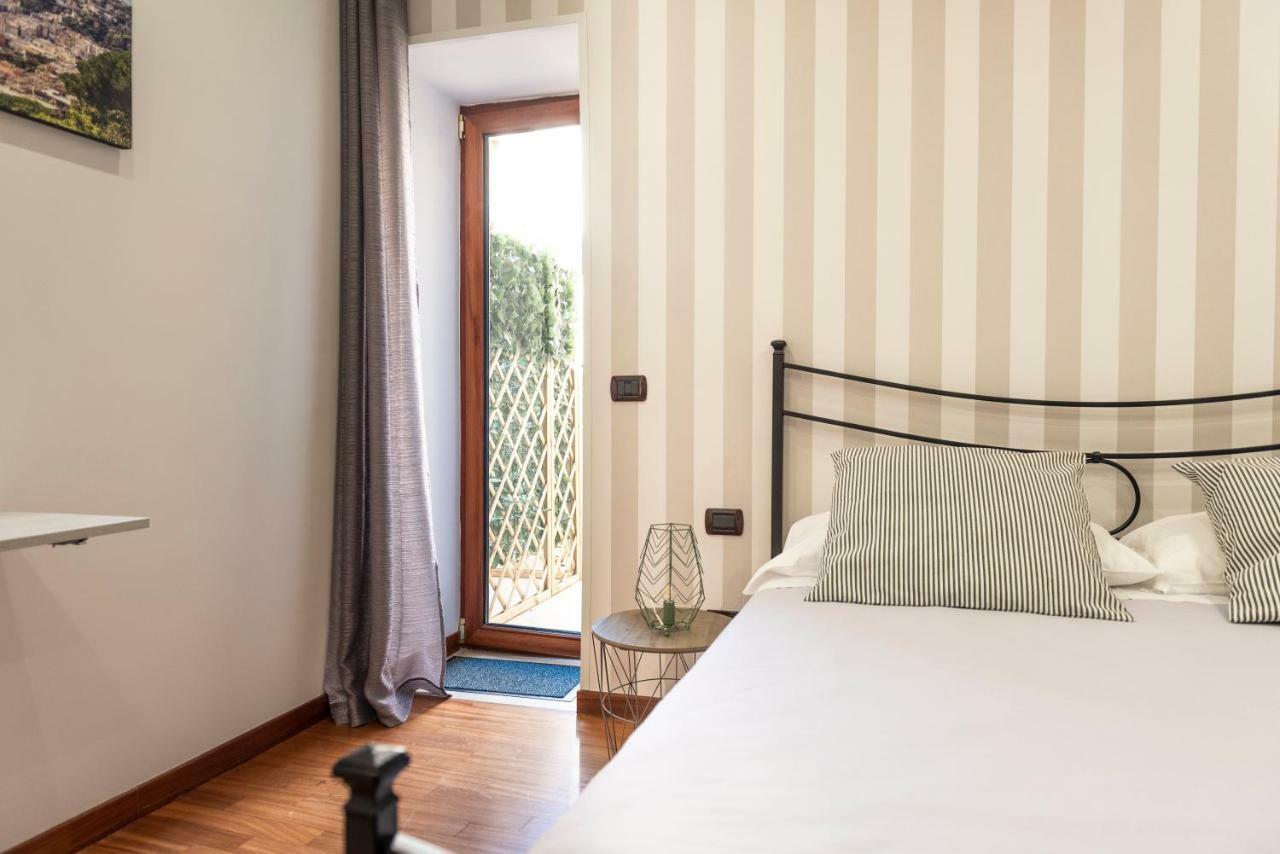 Petrucci B&B Napoli Ngoại thất bức ảnh