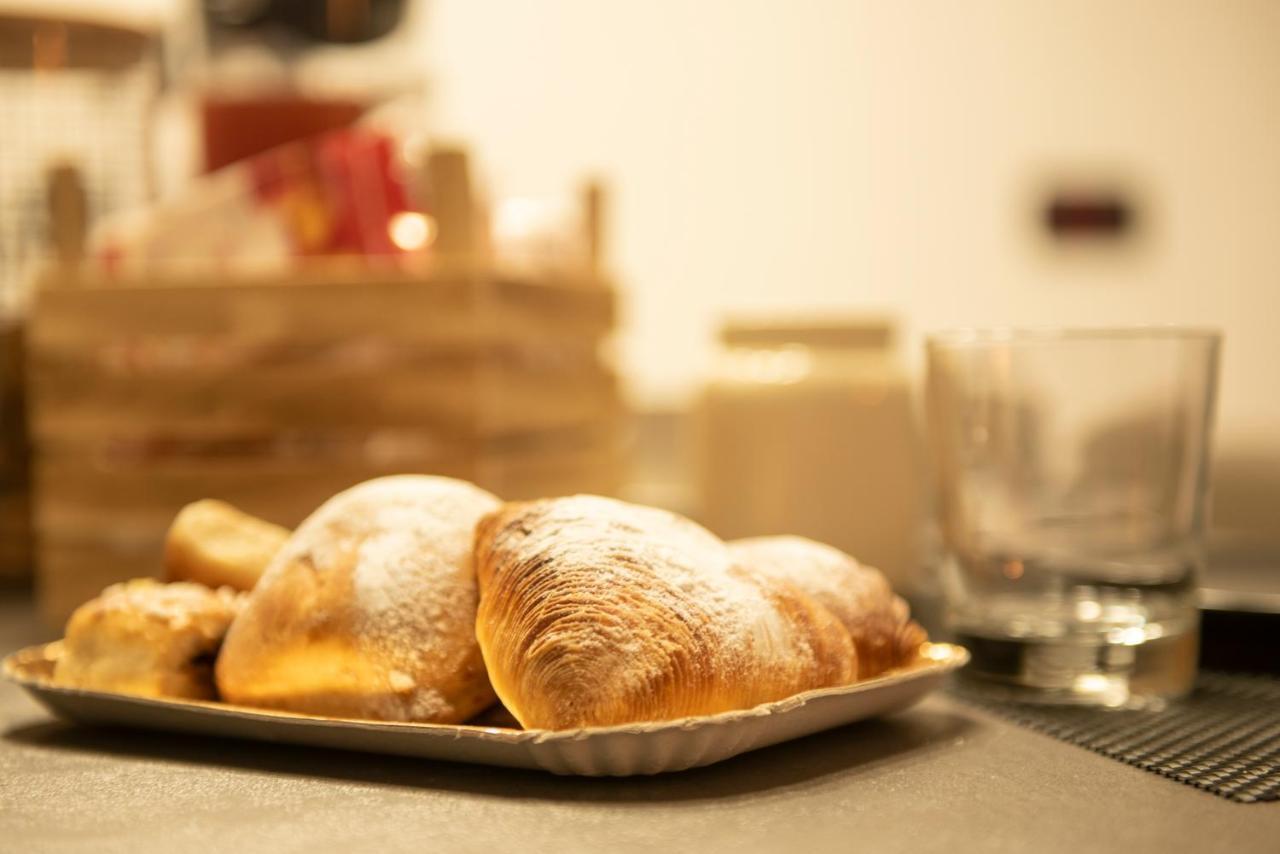 Petrucci B&B Napoli Ngoại thất bức ảnh